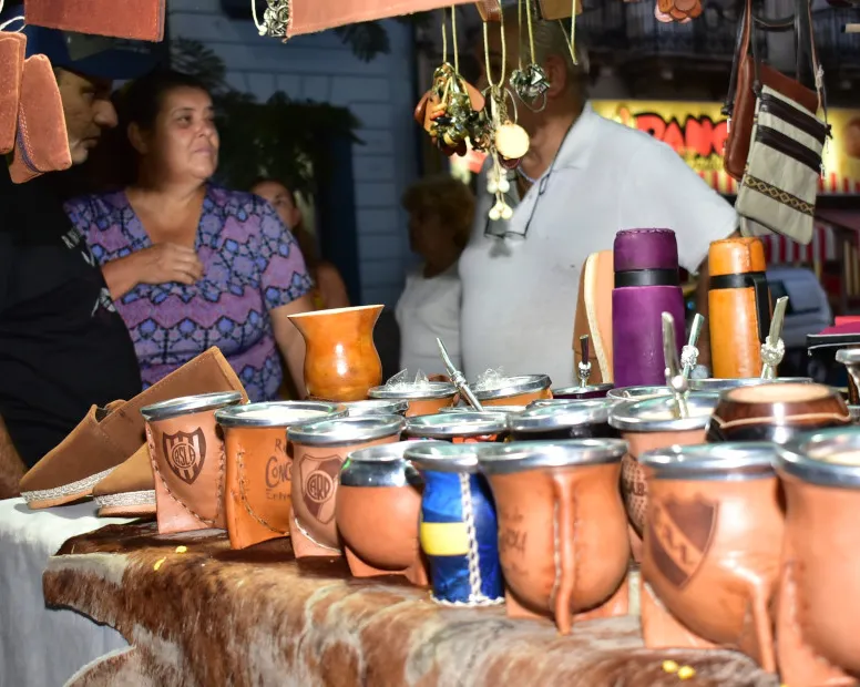 Feria de Artesanos - Plaza 25 de Mayo (4)