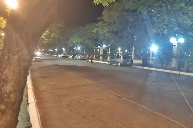 Costanera de noche_1