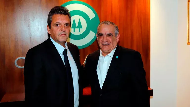Sergio Massa y Carlos Iannizzotto, en la previa de la reunión en la sede de Coninagro