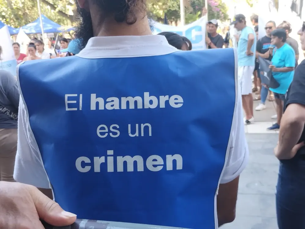 hambre es crimen 1