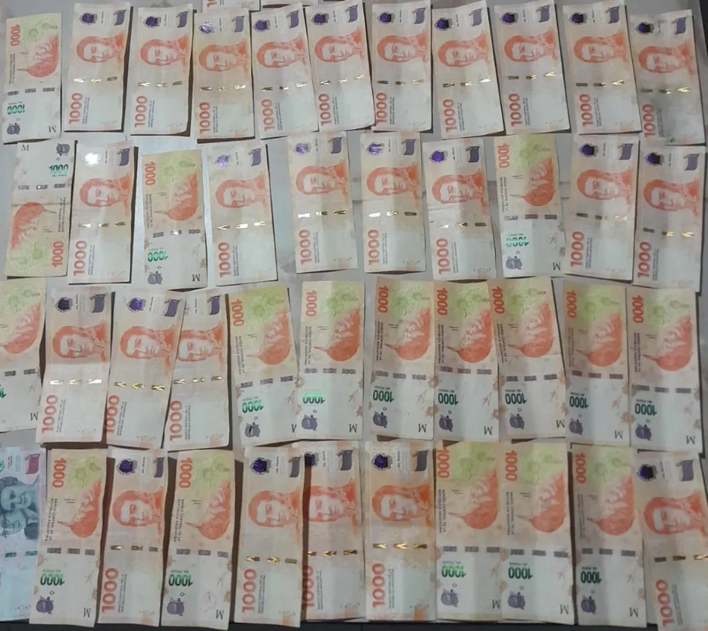 dinero-secuestrado-en-Chajari-con-drog