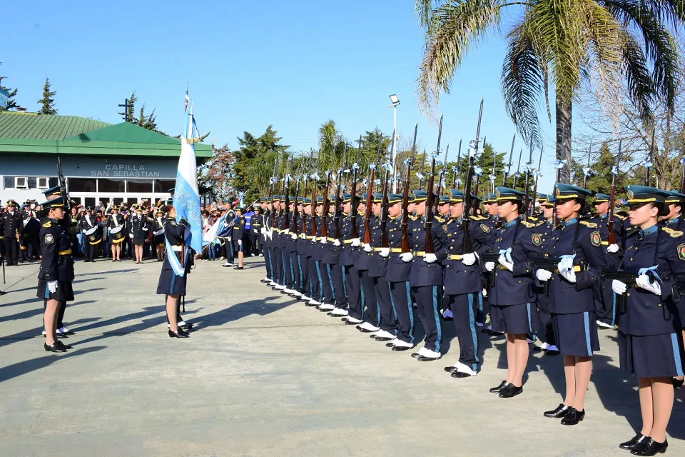 Policías Jura Lealtad (1)