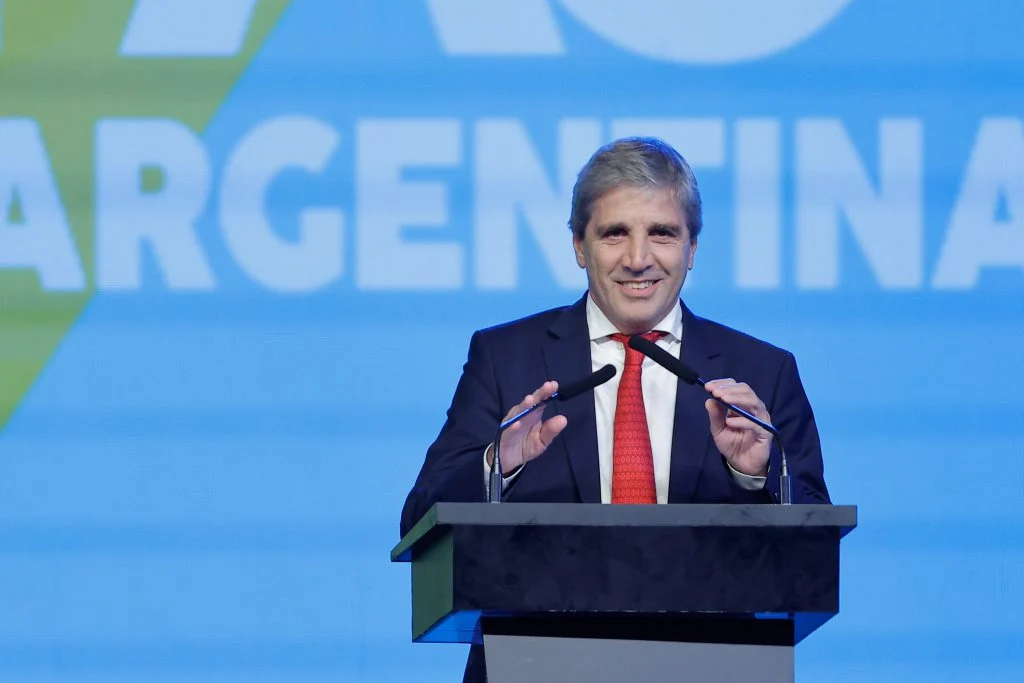 Luis_Caputo_-1024x683