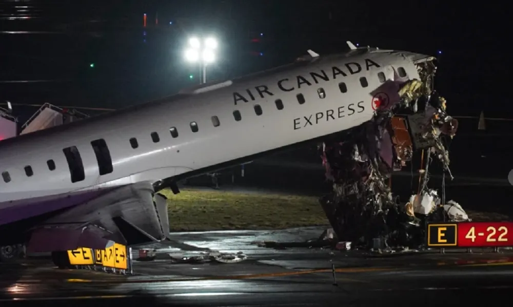 choque-avion-air-canada-y-un-camion-bomberos-el-aeropuerto-laguardia-nueva-york-estados-unidos