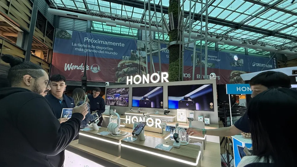 honor-abrio-su-primera-tienda-argentina