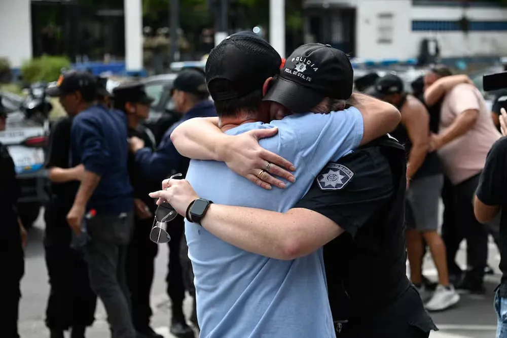 policia-santa-fe-celebrando-el-aumento-salarial