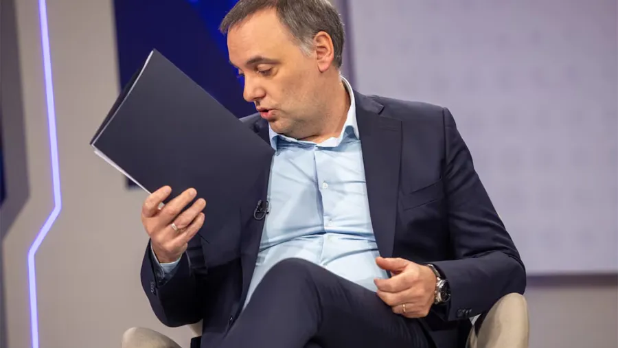 manuel-adorni_14.jpg