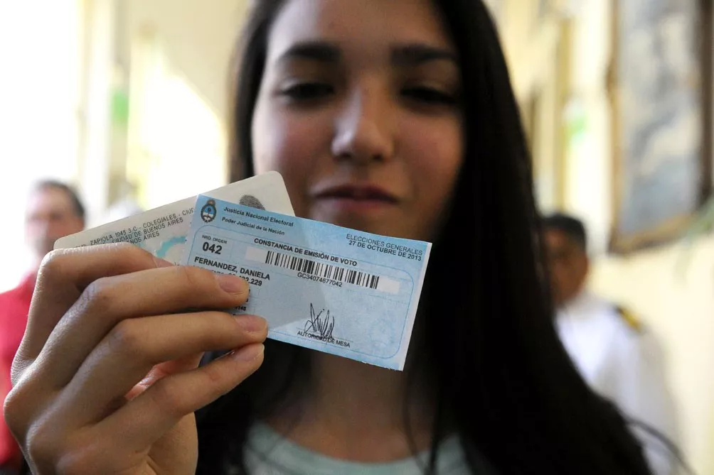 Voto joven más de 861 mil jóvenes de 16 y 17 años votan por primera vez en la Argentina