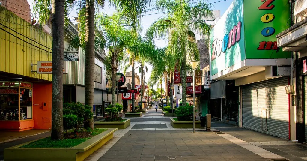 peatonal, comercios, lampazzi