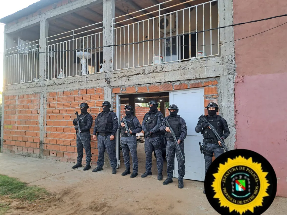 policias
