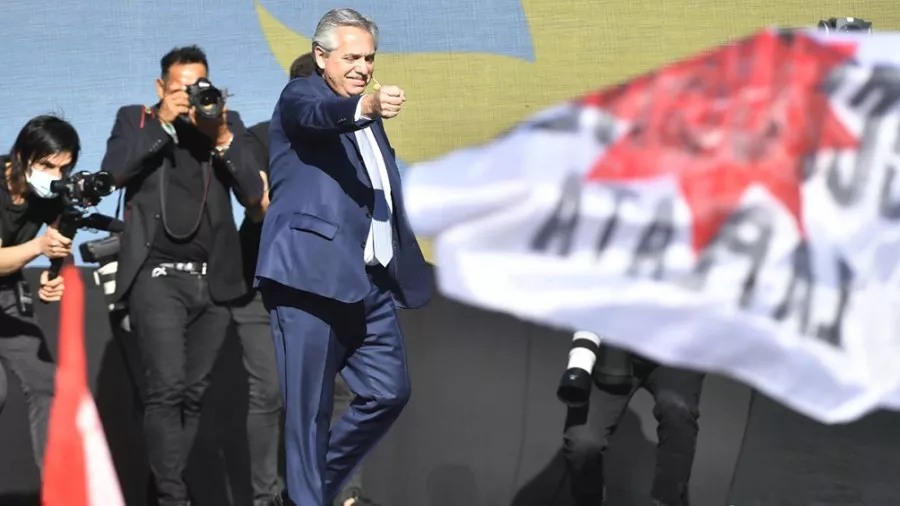 ALBERTO FERNÁNDEZ