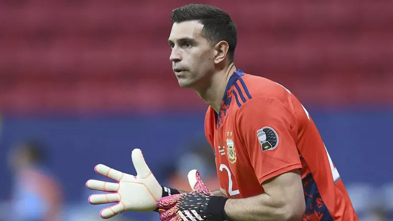 DIBU MARTINEZ