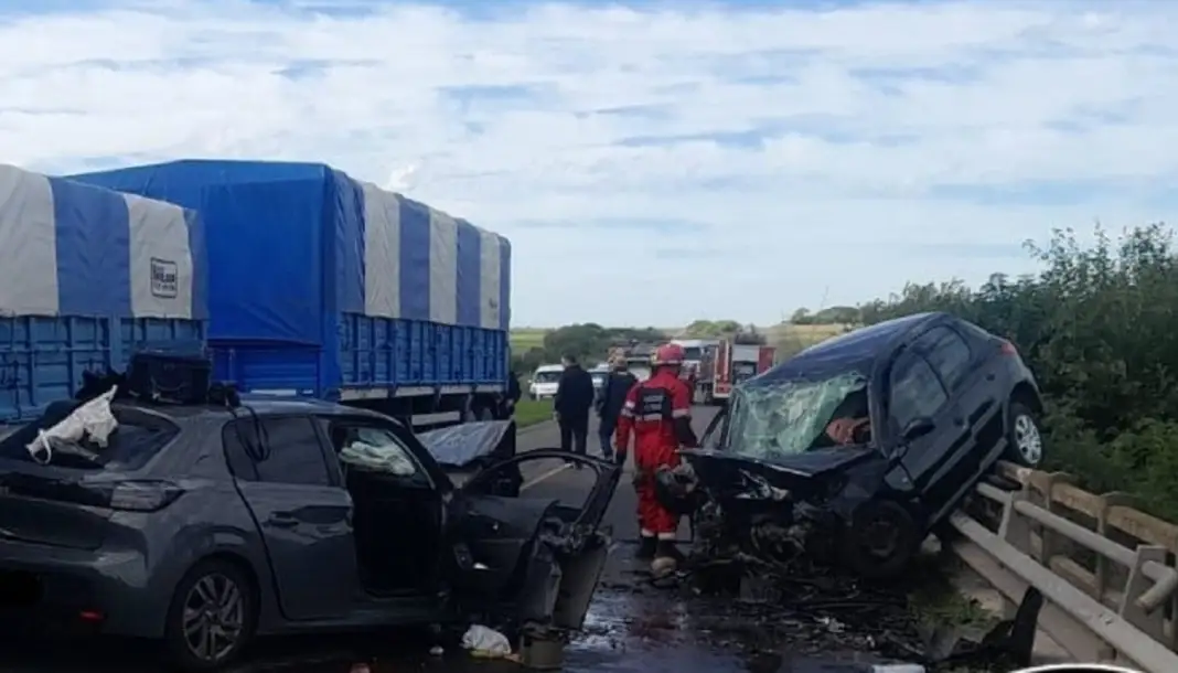 tragedia-vial-ruta-11-mujer-muerta-victoria