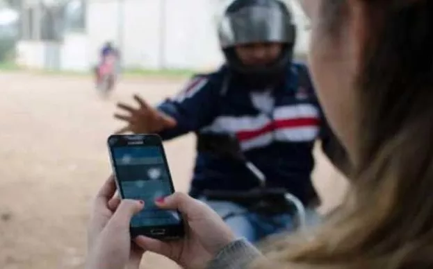 Robo celular