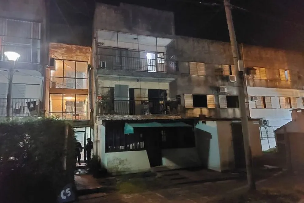 Tragedia en La Bianca: dos niños murieron en un incendio y su padre lucha por sobrevivir