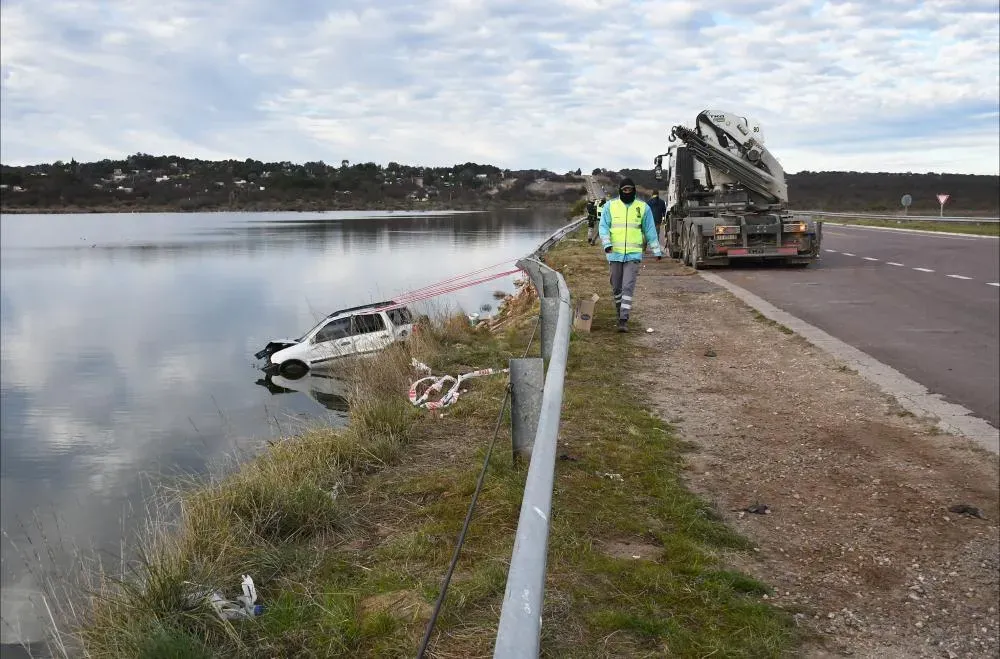 tragedia-la-pampa-cuatro-hermanas-murieron-caer-su-camioneta-un-canal