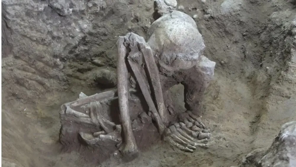 momia-agachada-hallada-en-guangxi-china-foto-li-zhen-y-hirofumi-matsumuraap-2K4ZOFM4PRB75ILHAO3OCV7NRI