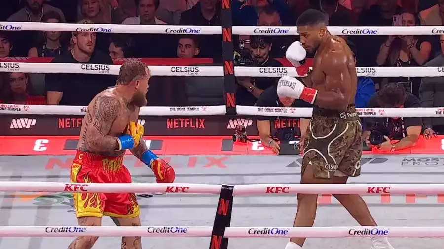 jake-paul-en-otro-de-sus-capitulos-de-boxeo-en-netflix-2156848