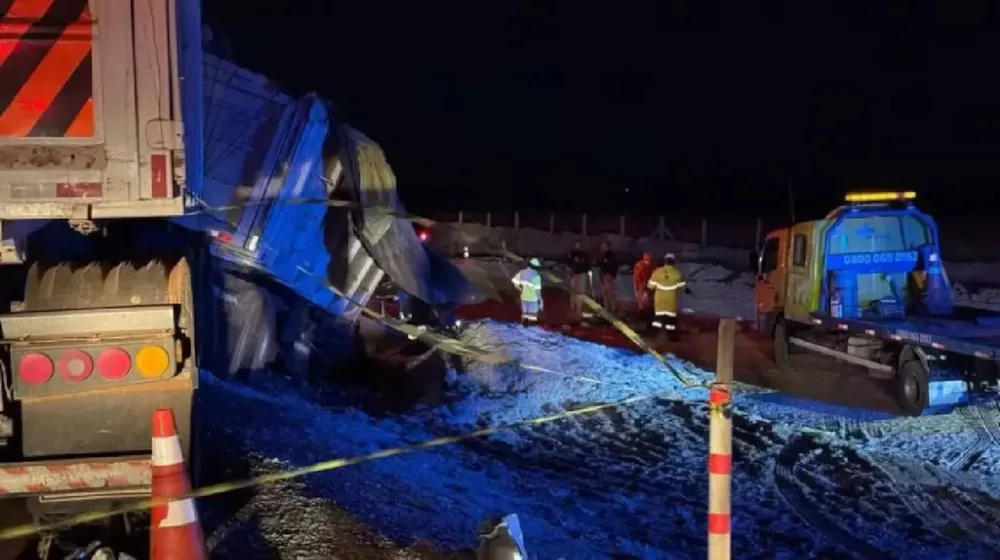 el-accidente-ocurrio-el-viernes-en-la-noche-en-la-carretera-br-163-foto-x-sputnikbrasil-L4CLTV5B6FDITF2H7RGK6PD7WE