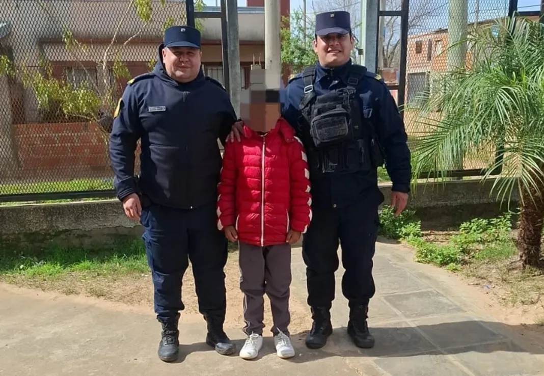 policias-nino