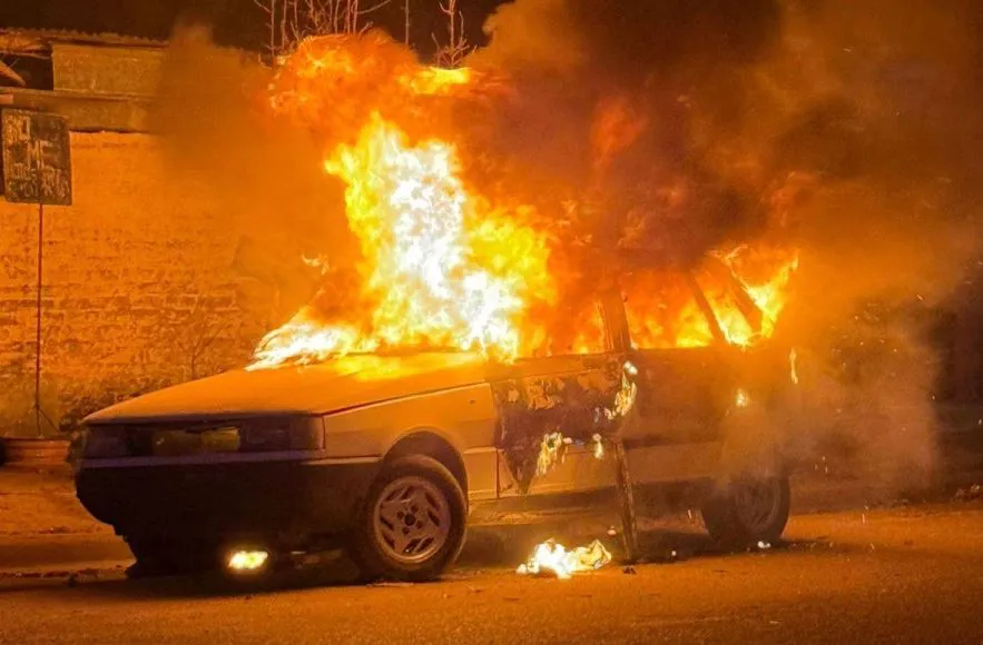 auto incendiado