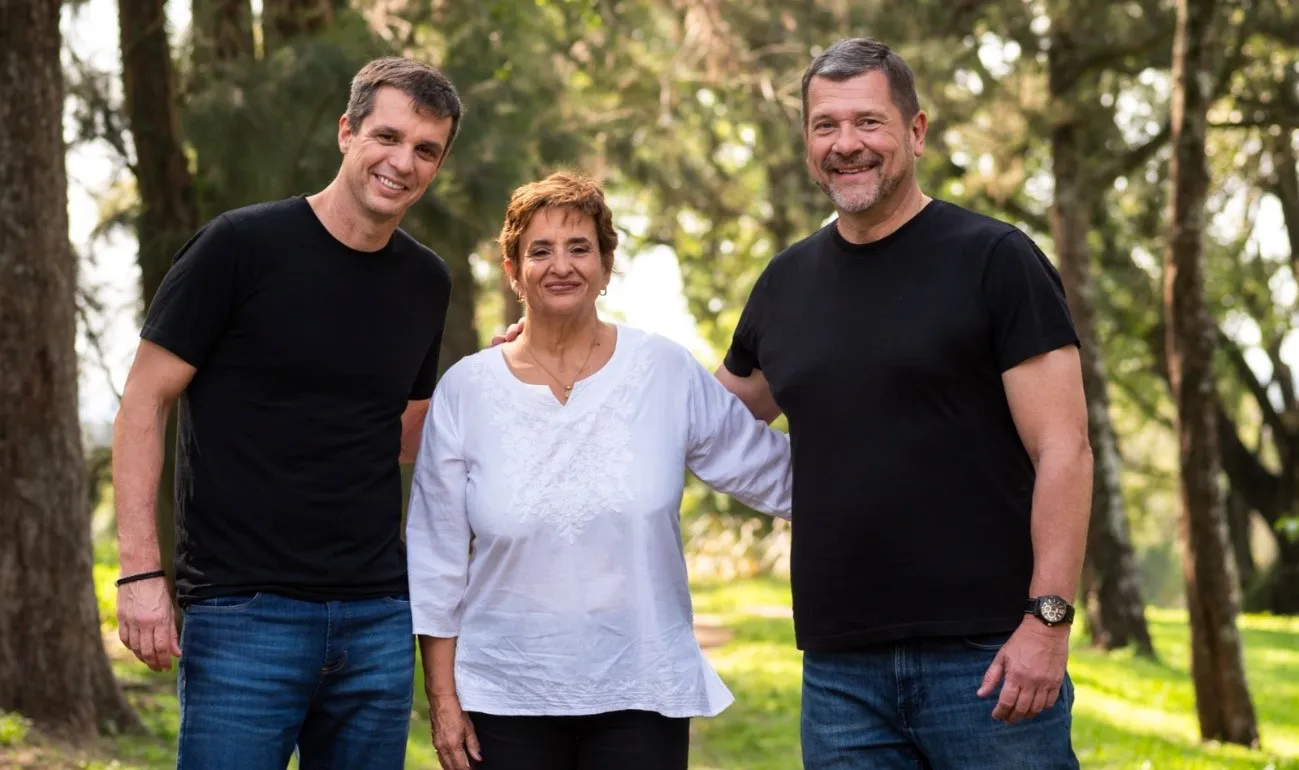 Enrique, Mireya, Armando