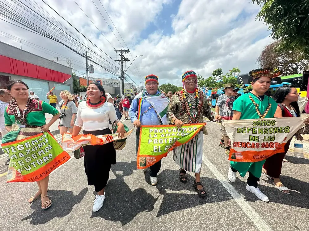 zenaida-anabel-yasacama-en-una-manifestacion-durante-la-cop30-de-belem-foto-alianza-cuenca-sagrada-RX5BYZR7PNE67E7OQEQLFX6RIY