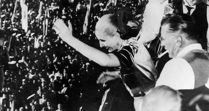 EVITA ES PUEBLO (1)