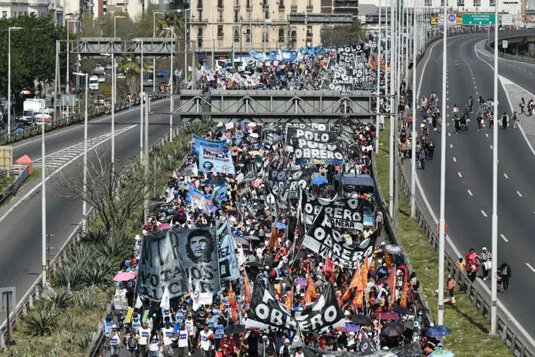 Piquetes, planes sociales