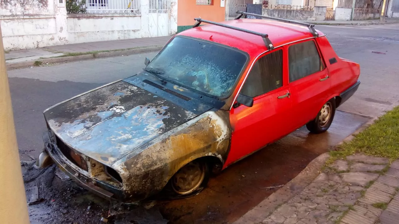 RENAULT 12