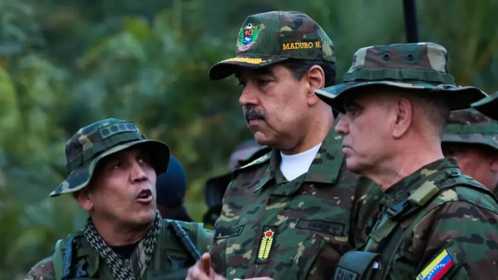 el-gobernante-nicolas-maduro-centro-junto-a-jefes-militares-foto-de-archivo-palacio-de-mirafloresvia-efe-NZZQTKJ6D5H2PKBL2WO3NSNYAY