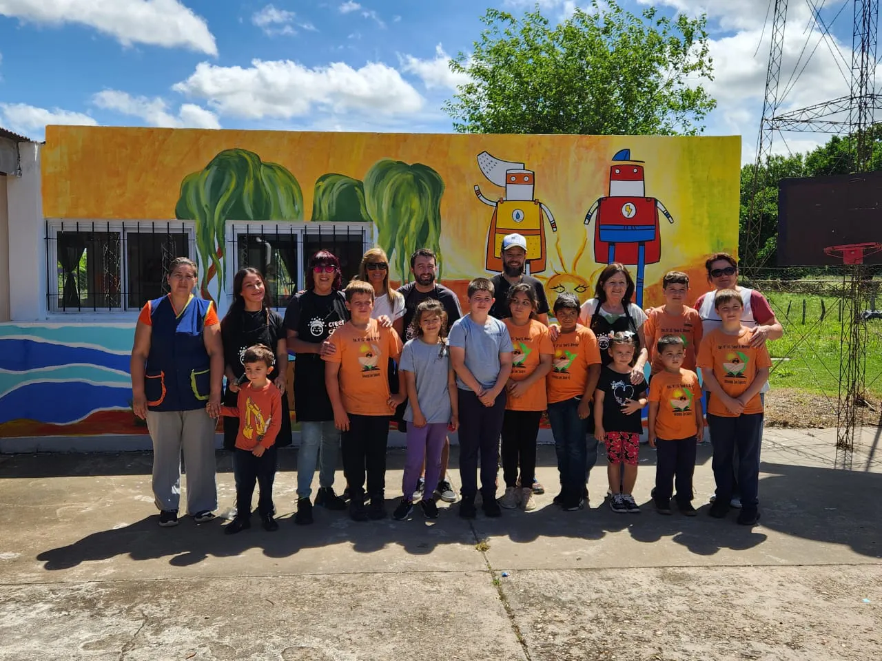 MURAL TERMINADO EN ESCUELA RURAL