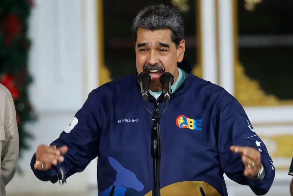 el-presidente-de-venezuela-nicolas-maduro-habla-durante-un-acto-por-el-dia-del-estudiante-en-el-palacio-presidencial-de-miraflores-en-caracas-venezuela-el-viernes-21-de-noviembre-de-2025-ap-fotocristi