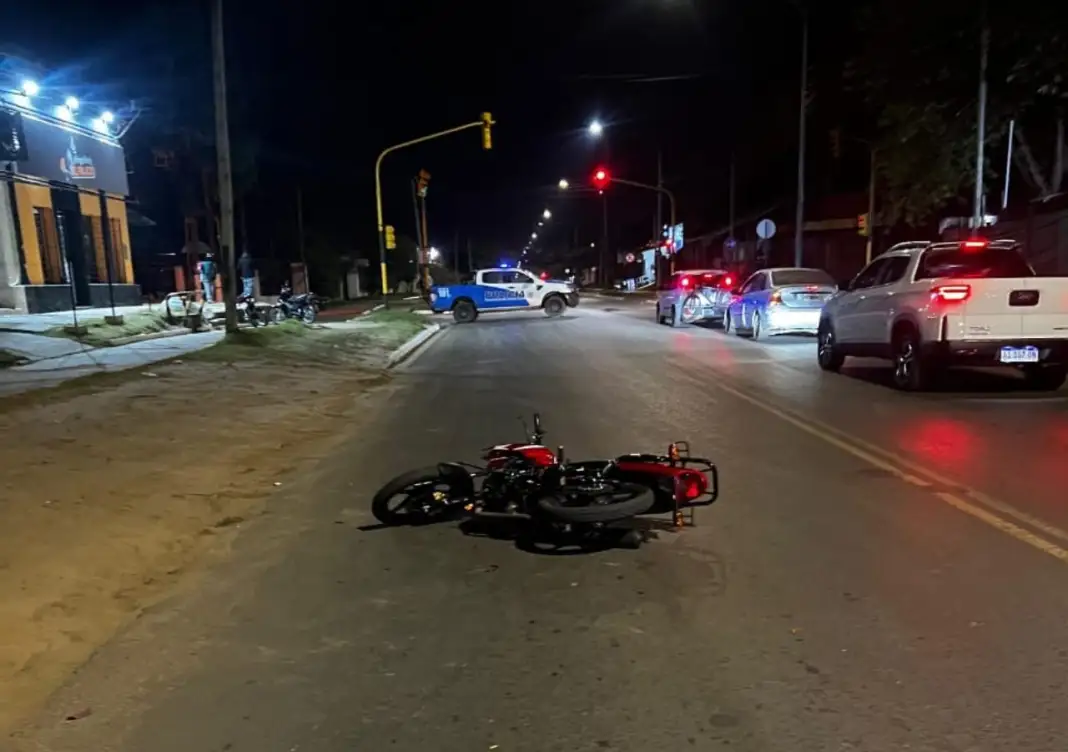 Un motociclista fue hospitalizado tras un choque sobre avenida Presidente Illia